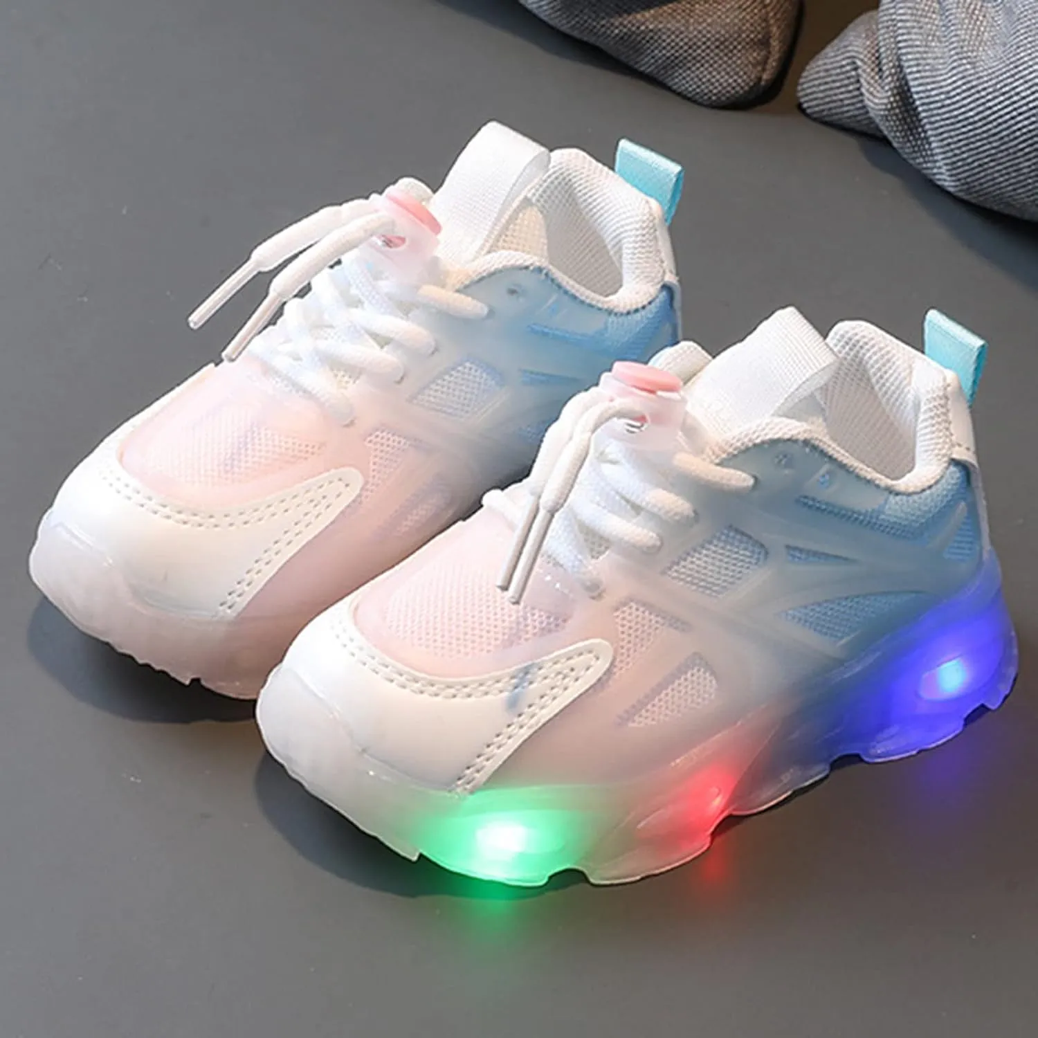Kids Light Up Shoes Toddler Boys LED Luminous Running Trainers artoon Mesh Breathable Sports Walking Sneaker